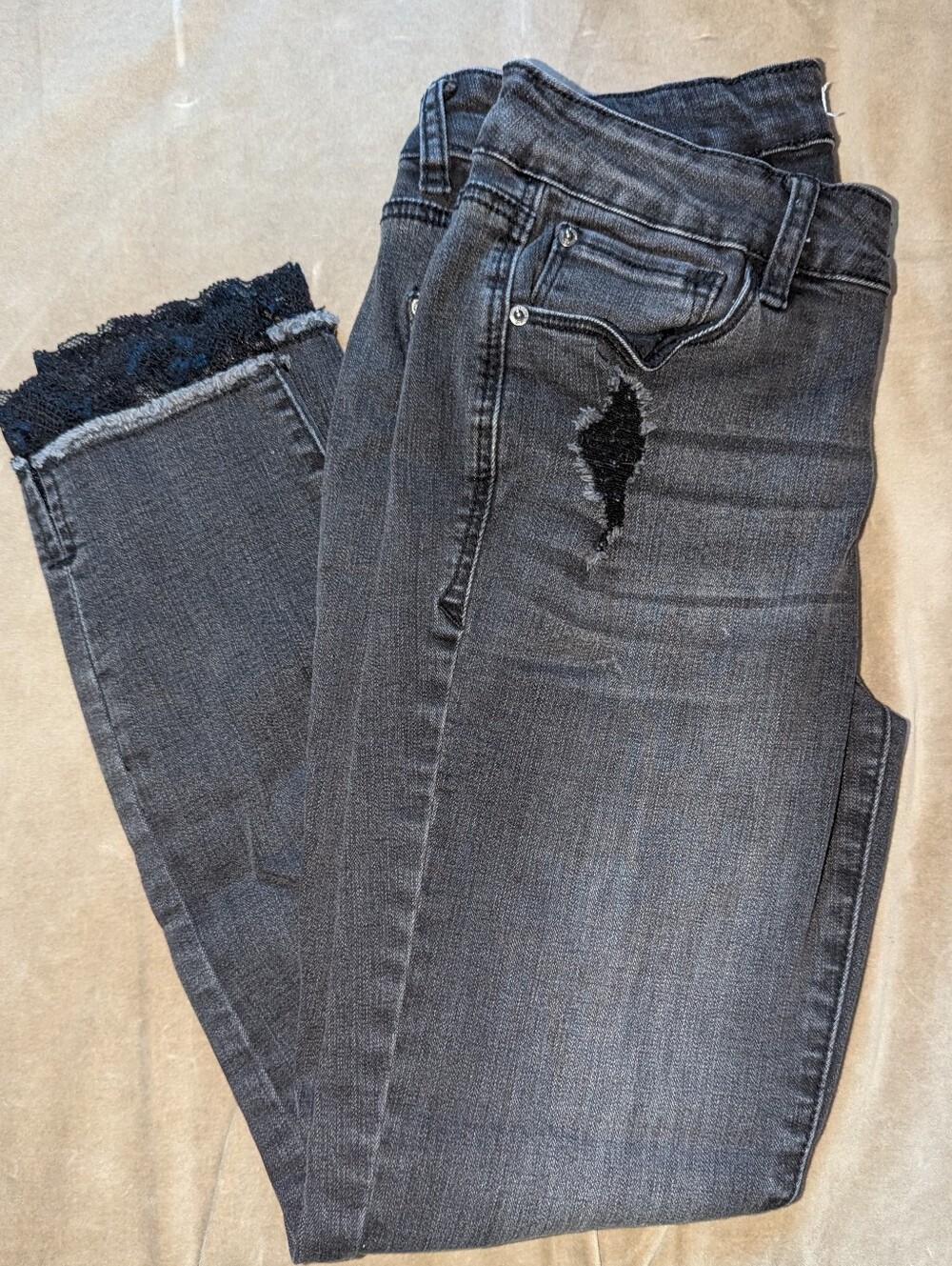 Kensie Black Distressed Skinny Jeans | Women's Size 4/27 | Lace Hem Ankle Denim